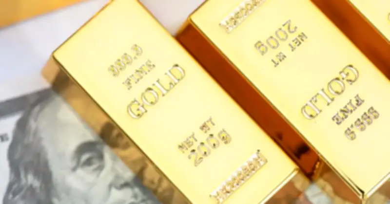 Giá Vàng Thế Giới Lao Dốc Gần 100 USD/Ounce, Sát Ngưỡng 4.700 USD