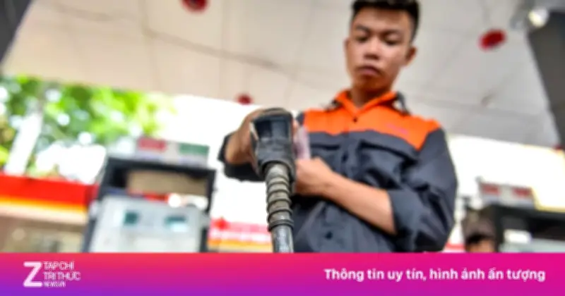 Giá Xăng Dầu Giảm Mạnh Từ Chiều Nay, Xăng RON 95 Rớt Gần 1.800 Đồng/Lít