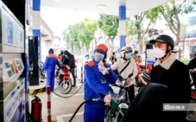 Giá xăng dầu giảm sâu từ chiều 9/4, dầu điêzen giảm gần 10.000 đồng/lít