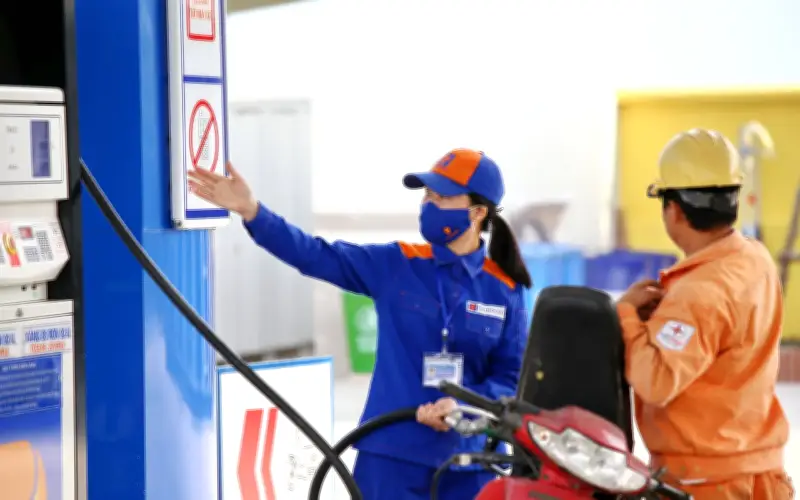 Giá xăng dầu hôm nay 23/4/2026: Giảm mạnh, dầu diesel còn hơn 26.000 đồng/lít