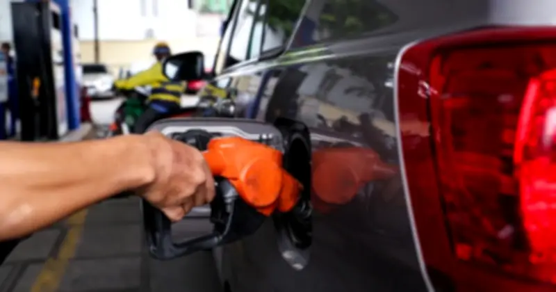 Giá xăng dầu hôm nay 27.4 tăng nhẹ do căng thẳng Trung Đông