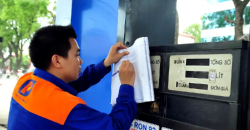 Giá xăng dầu hôm nay 30/4: Thế giới tiếp đà tăng, trong nước có giá mới