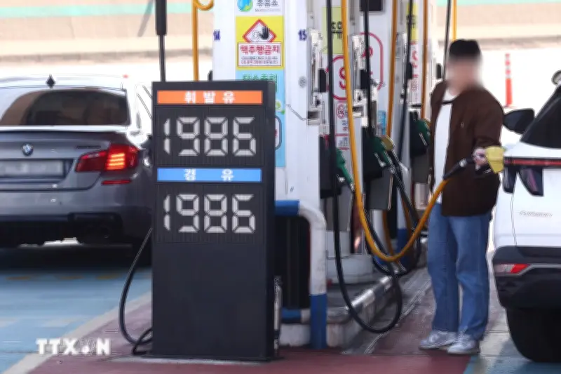 Giá xăng dầu Hàn Quốc tiếp tục tăng dù giá trần bị đóng băng