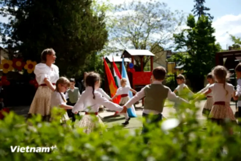 Giao Lưu Văn Hóa Việt Nam Thu Hút Trẻ Em Hungary Tại Budapest