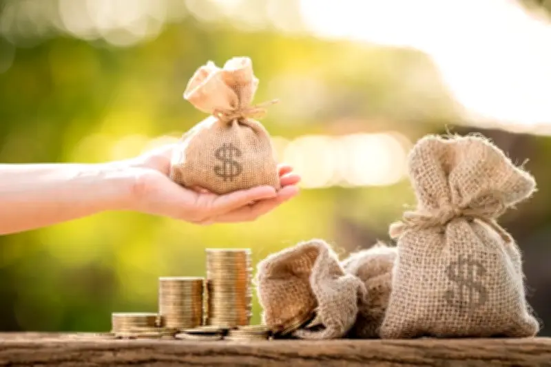 Giới siêu giàu Mỹ đổ xô vào quỹ hiến tặng để né thuế