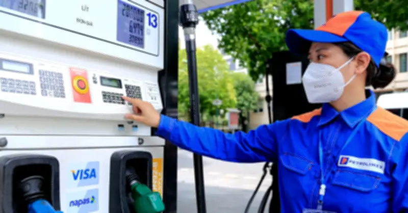 Giảm thuế nhập khẩu xăng dầu về 0% thêm 2 tháng