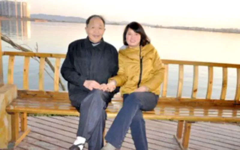 Giáo viên 38 tuổi kết hôn với công nhân vệ sinh 66 tuổi: Tình yêu vượt qua mọi rào cản