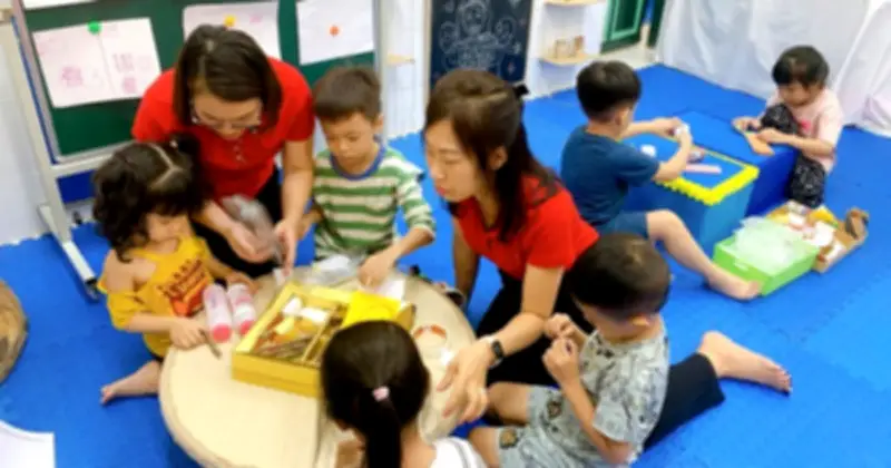 Giáo viên mầm non làm 10 tiếng/ngày, không có thời gian cho con mình