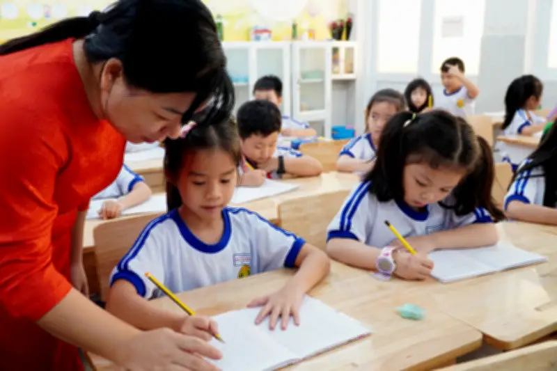 Giáo viên nghỉ hè 8 tuần, hưởng nguyên lương: Có phải đặc quyền?