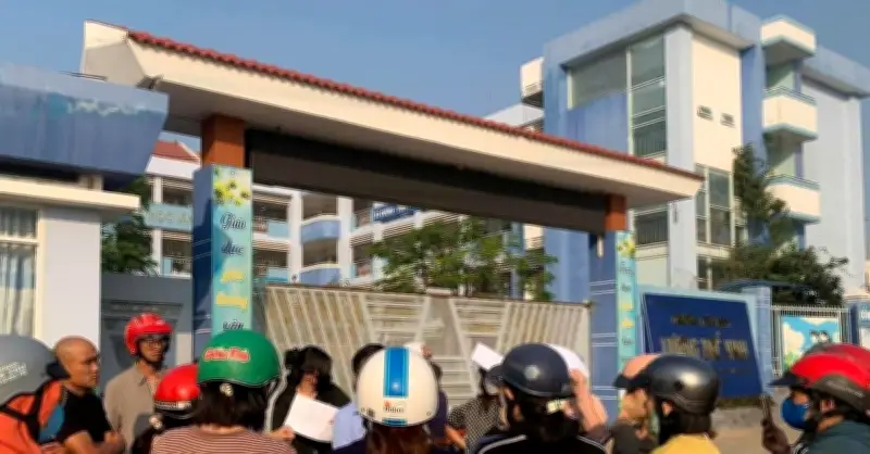 Giáo viên tiểu học TPHCM bị tố phạt học sinh tự chích kim tiêm vào tay