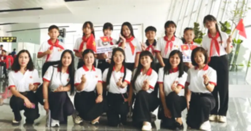 Gần 200 Thanh Thiếu Nhi Việt Nam Khởi Động Hành Trình Đỏ Tại Trung Quốc