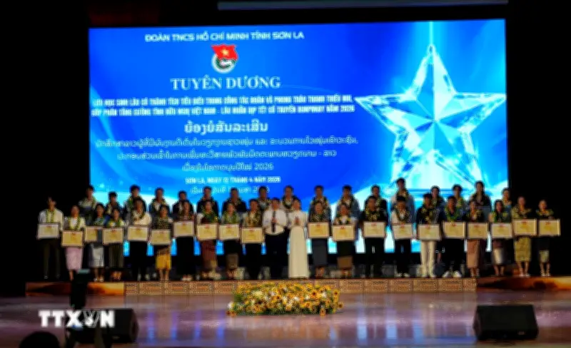 Gặp mặt thăm tình hữu nghị đặc biệt Việt Nam - Lào tại Sơn La