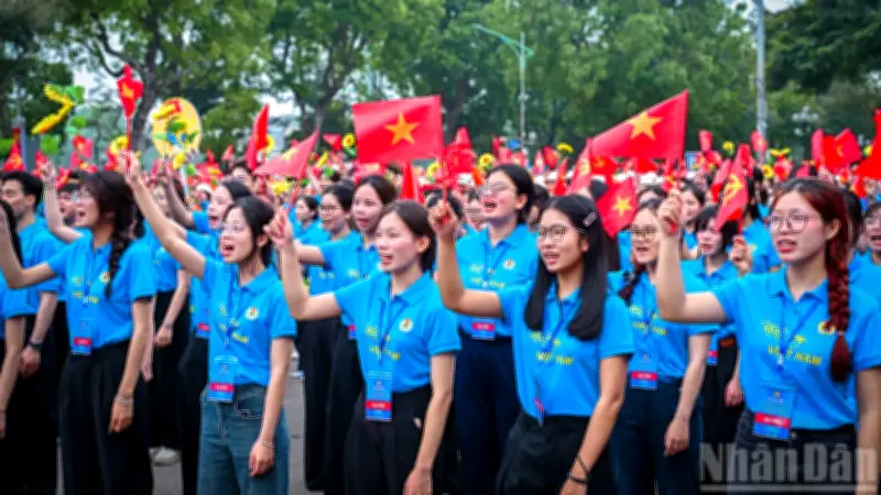 Hà Nội diễu hành kỷ niệm 140 năm Ngày Quốc tế Lao động