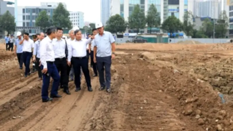 Hà Nội kiểm tra tiến độ hai dự án khẩn cấp chống ngập tại hồ Đồng Bông 2 và kênh Thụy Phương