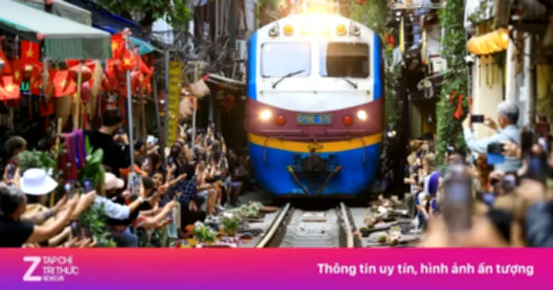 Hà Nội lắp camera giám sát tại phố cà phê đường tàu để xử lý vi phạm an toàn