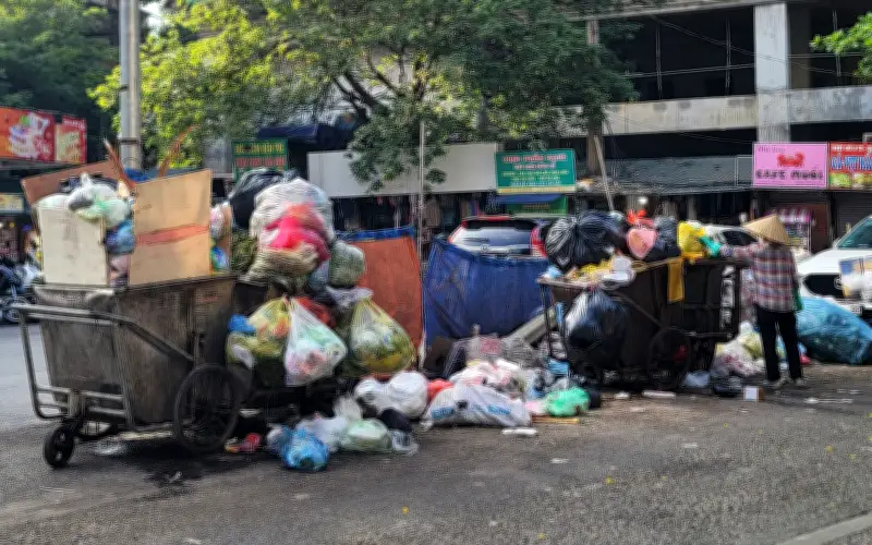 Hà Nội áp dụng phạt nguội với hành vi xả rác bừa bãi, đổ trộm phế thải