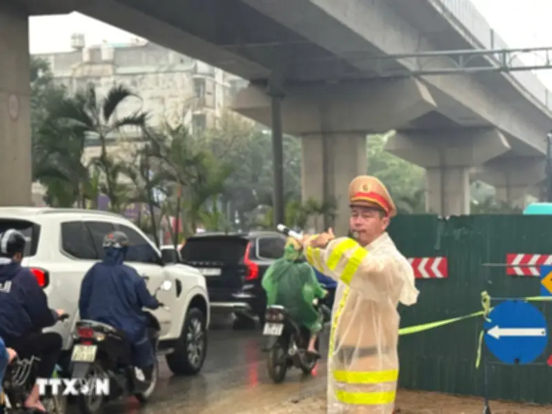 Hà Nội rao chân loạt tuyến phố, phân luồng giao thông để thi công chống ngập