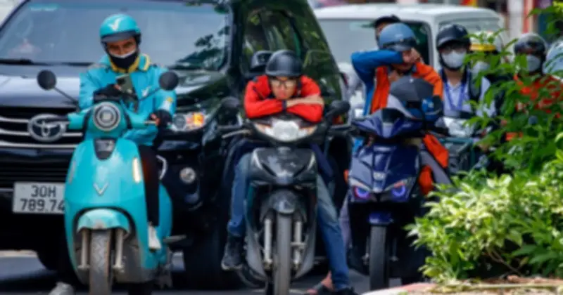 Hà Nội thí điểm vùng phát thải thấp từ 1.7, cấm xe máy xăng tại phố cổ