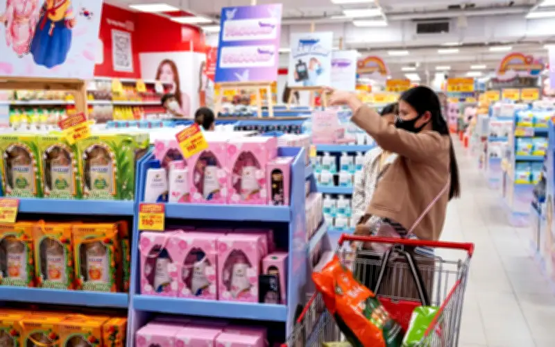 Hà Nội tăng cường quản lý, bình ổn giá xăng dầu, gạo, y tế, thực phẩm năm 2026