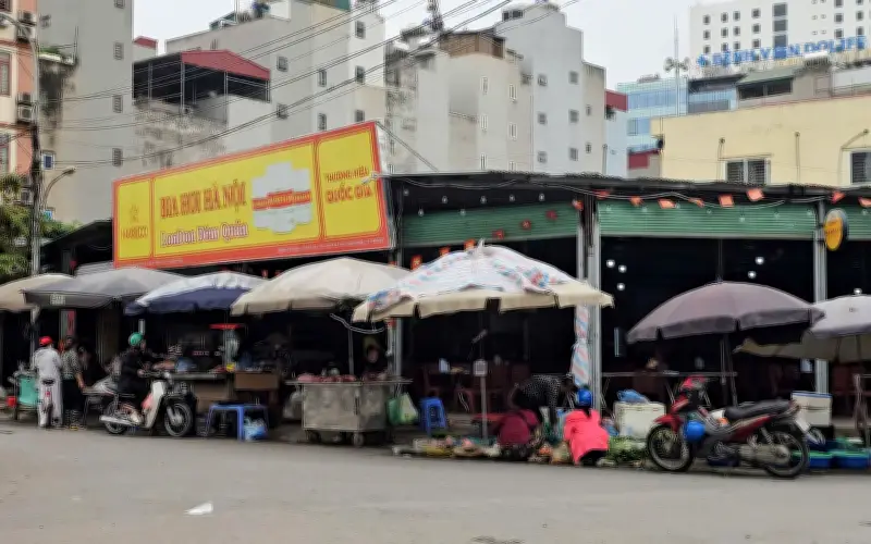 Hà Nội: Tình trạng hàng quán lấn chiếm vỉa hè, lòng đường tại Từ Liêm gây bức xúc