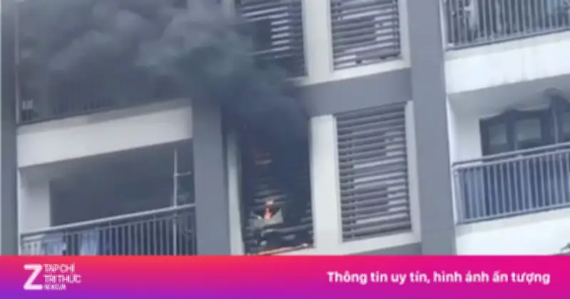 Hỏa hoạn bùng phát tại căn hộ tầng 10 chung cư cao cấp TP.HCM, hàng trăm cư dân tháo chạy