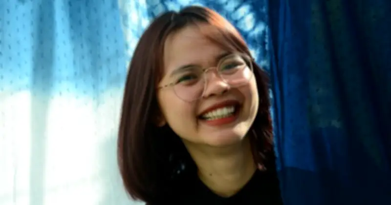 Hai bạn trẻ TP.HCM khởi nghiệp với nghề nhuộm chàm thủ công