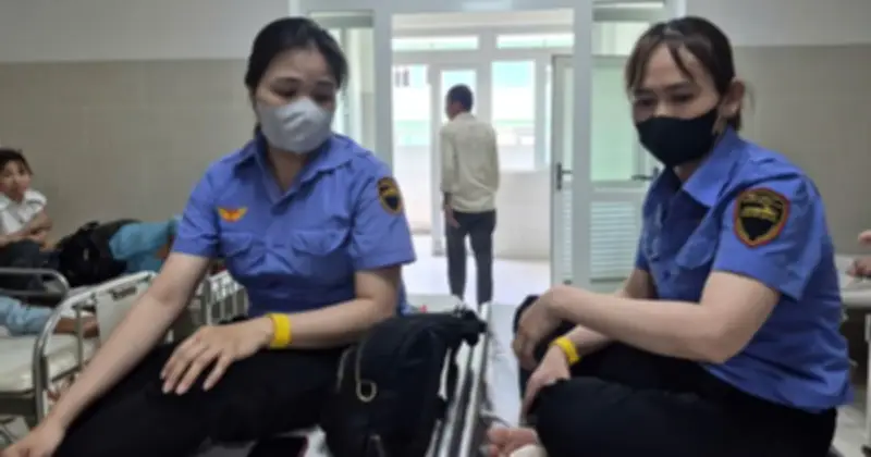 Hai nữ nhân viên đường sắt bị hành hung bằng mũ bảo hiểm khi làm nhiệm vụ