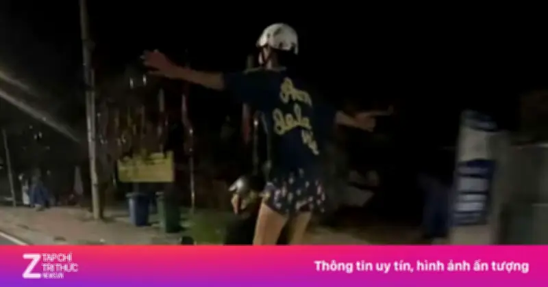 Hai nam sinh lớp 11 làm xiếc trên xe máy để quay TikTok ở TP.HCM bị xử lý nghiêm