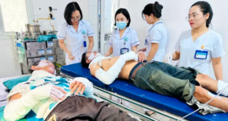 Hai người bỏng nặng khi dùng bình gas thui thịt chó