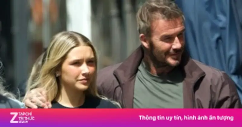Harper Beckham và David Beckham dạo phố New York, hé lộ thương hiệu làm đẹp mới