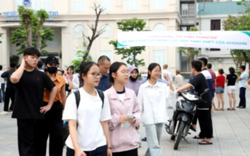 Học Sinh Lớp 12 Quay Cuồng Với Lịch Thi Riêng Các Trường Đại Học