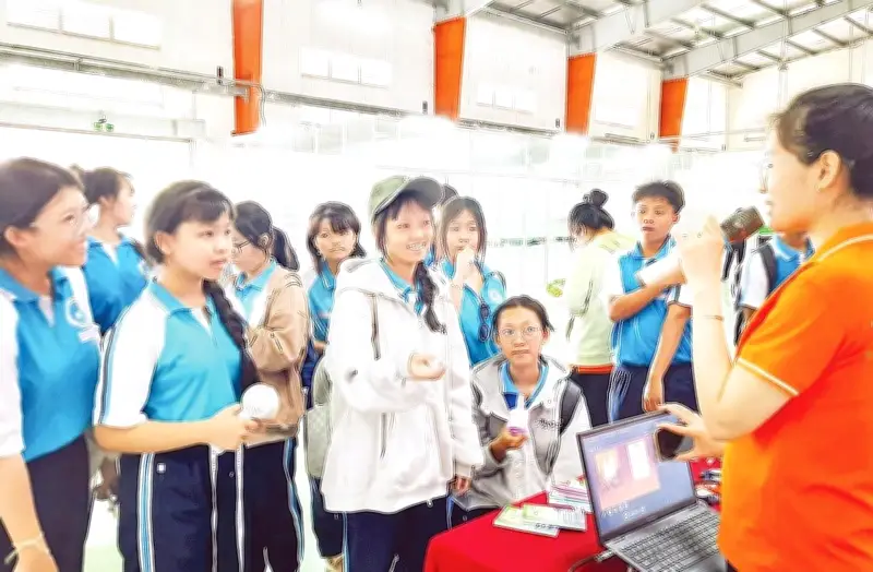 Học Sinh Lớp 9 TP.HCM Trải Nghiệm Hướng Nghiệp Công Nghệ Cao Tại Trường Cao Đẳng