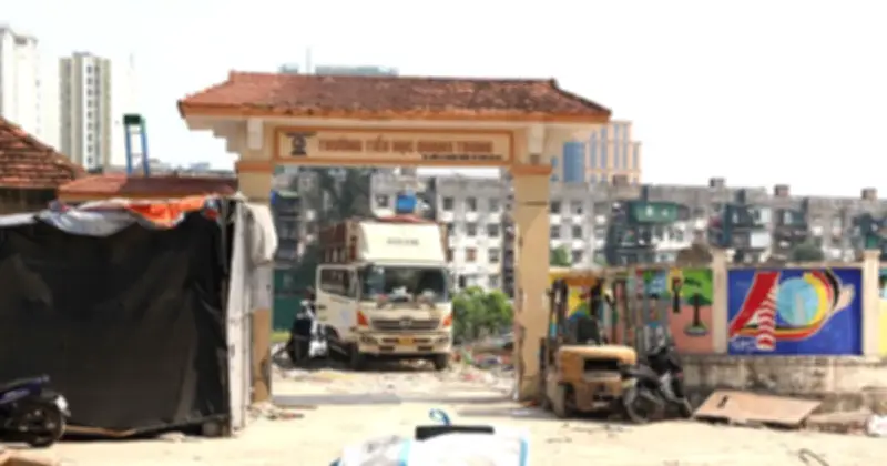 Học sinh Nghệ An học tạm trong trường đại học, dự án xây trường mới bị đình chỉ