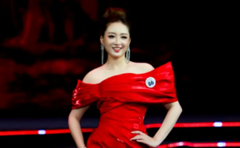 Học vấn ấn tượng của nữ MC quen mặt trên VTV vừa đăng quang Á hậu