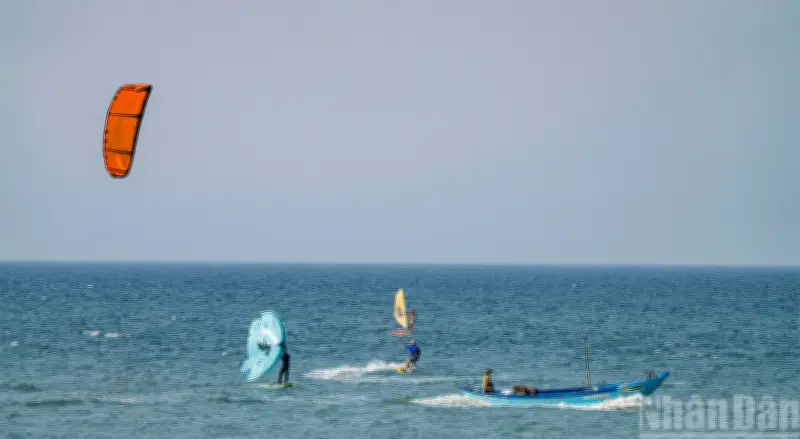 Hội An Trở Thành Điểm Đến Lý Tưởng Cho Môn Lướt Ván Diều Và Wingfoiling