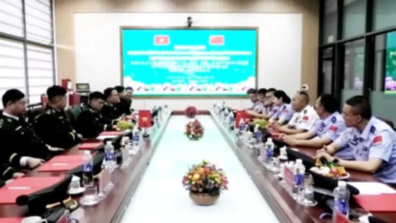 Hội đàm Biên phòng Việt Nam-Trung Quốc trao danh hiệu sứ giả hữu nghị