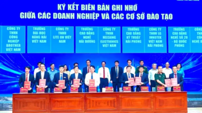 Hải Phòng kết nối cung cầu lao động, hơn 2.500 học sinh tham gia