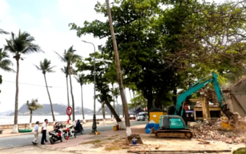 Hải Phòng Phá Dỡ Công Trình Xuống Cấp, Mở Rộng Đường Lý Thái Tổ Tại Khu Du Lịch Đồ Sơn