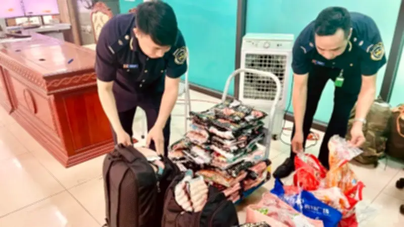 Hải quan tăng cường kiểm soát, bắt giữ hàng loạt thực phẩm nhập lậu