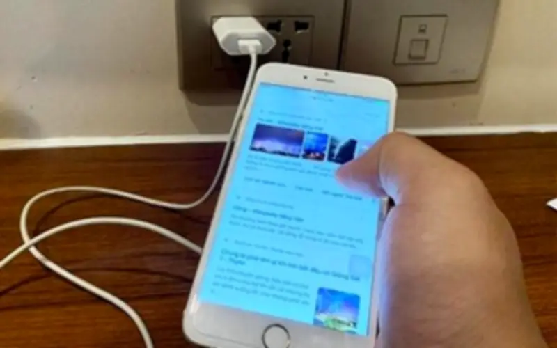 Hiện tượng tê tay khi sạc thiết bị: Nguyên nhân và giải pháp an toàn