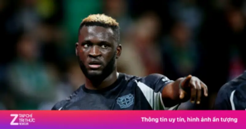 HLV Daniel Thioune thẳng thắn: Victor Boniface thừa cân, cần chứng minh bản thân