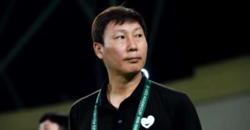 HLV Kim Sang Sik và bài toán tiền vệ đánh chặn chưa có lời giải