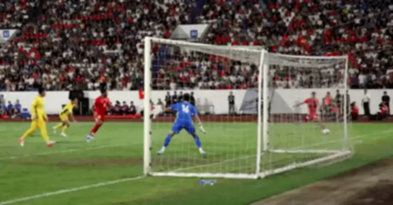 HLV Kim Sang Sik và Xuân Sơn chia sẻ sau chiến thắng trước Malaysia