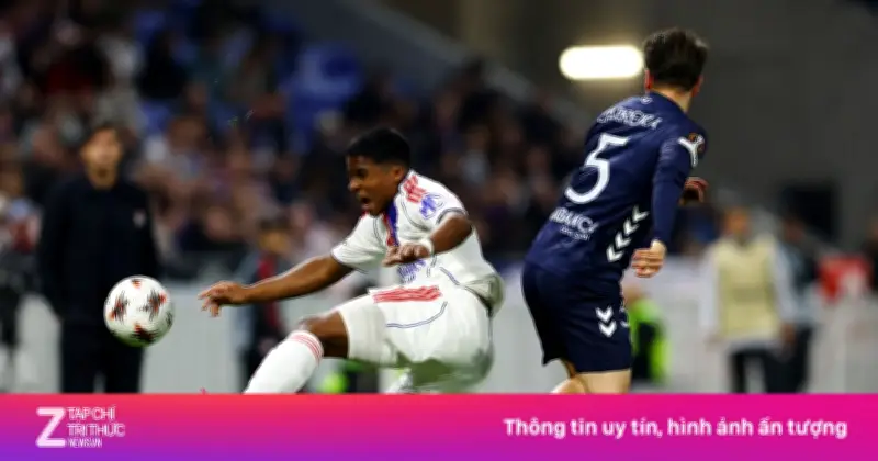 HLV Lyon Paulo Fonseca thẳng thắn chỉ trích phong độ sa sút của Endrick