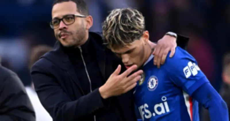 HLV Rosenior bị Chelsea sa thải sau 107 ngày, nhận đền bù hơn 853 tỉ đồng