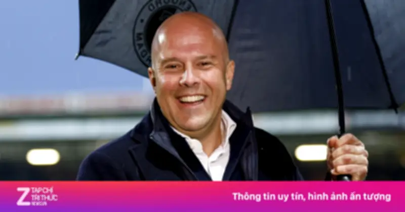 HLV Slot thừa nhận Liverpool may mắn trước PSG, vẫn tin vào phép màu Anfield