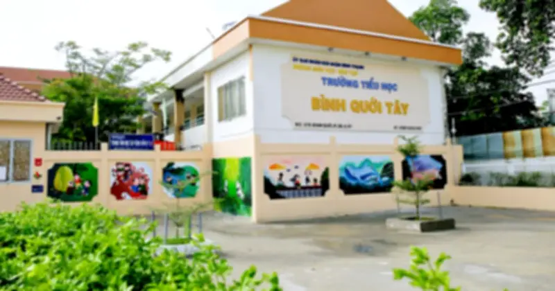 Hơn 100 học sinh tiểu học TP.HCM nghi ngộ độc thực phẩm, hai ca nặng nhập viện