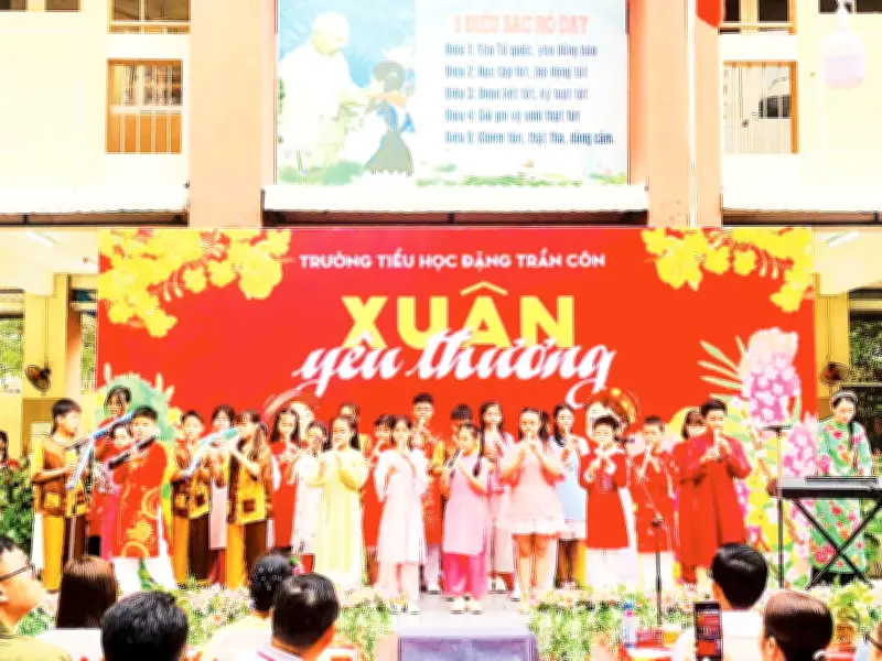 Hơn 1.000 học sinh trải nghiệm nhạc cụ dân tộc tại trường tiểu học
