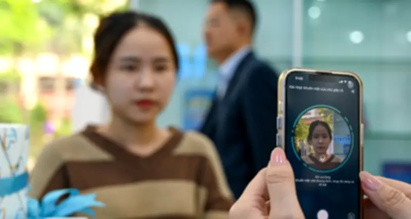 Hướng dẫn chi tiết cách tự xác thực SIM chính chủ trên VNeID từ 15/4
