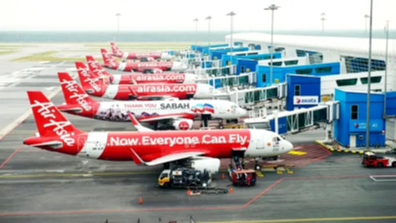 Hàng loạt hãng hàng không hủy chuyến bay do giá nhiên liệu tăng vọt